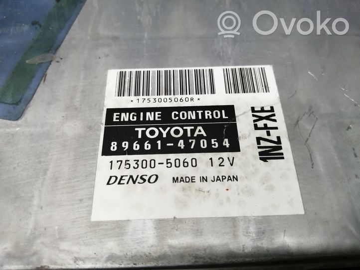 Toyota Prius (XW10) Calculateur moteur ECU 8966147054