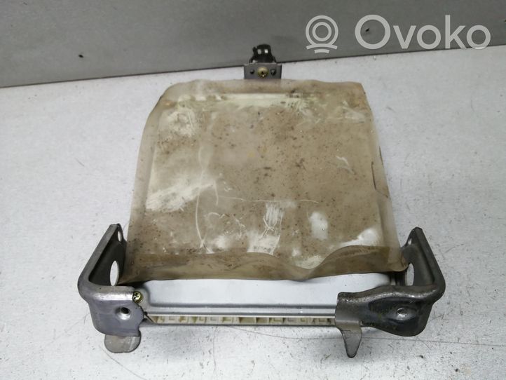 Toyota Corolla E120 E130 Sterownik / Moduł ECU 8966602110