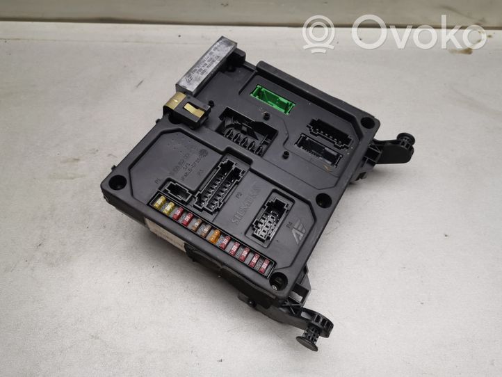 Volkswagen Sharan Module de fusibles 7M0962258K