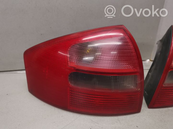 Audi A6 S6 C5 4B Lampy tylne / Komplet 4B5945095