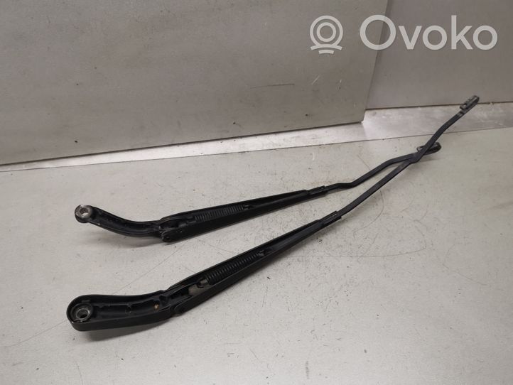 Volvo S60 Braccio della spazzola tergicristallo anteriore 8624243