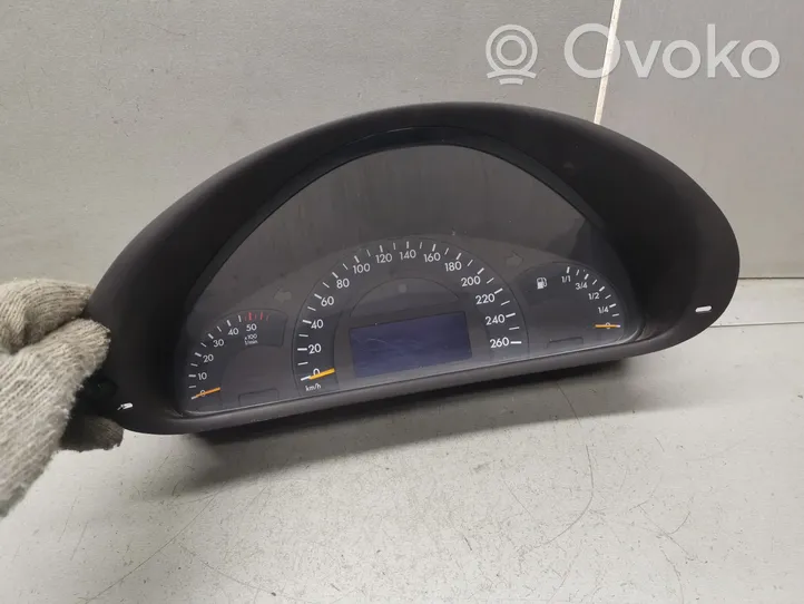 Mercedes-Benz C W203 Geschwindigkeitsmesser Cockpit A2035403911