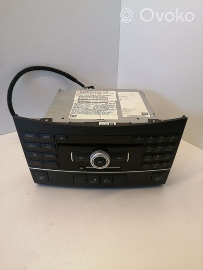 Mercedes-Benz E W212 Radio / CD/DVD atskaņotājs / navigācija A2129004512