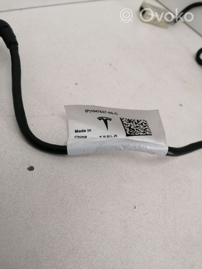 Tesla Model X Enchufe conector USB 104753700C