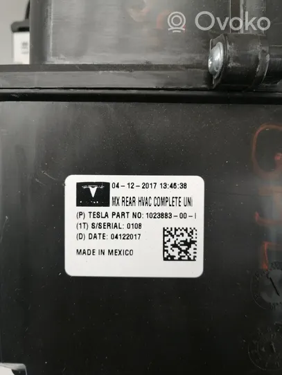 Tesla Model X Montaje de la caja de climatización interior 102388300L