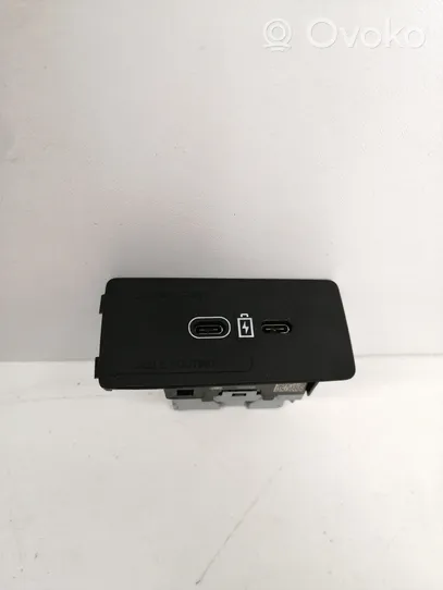 Volvo XC60 Connecteur/prise USB 31682676