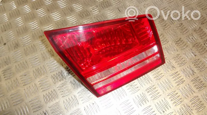 Dodge Journey Lampy tylnej klapy bagażnika 