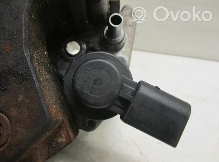 BMW X5 E70 Pompe d'injection de carburant à haute pression 0445010126