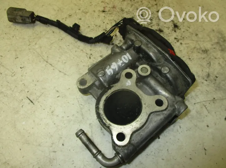 Toyota Avensis T270 Soupape vanne EGR VN1501000040