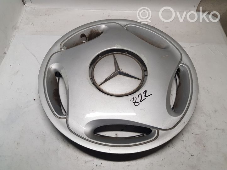 Mercedes-Benz E W210 Mozzo/copricerchi/borchia della ruota R15 A2104010024