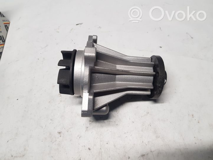 Ford Sierra Pompe de circulation d'eau 6457409