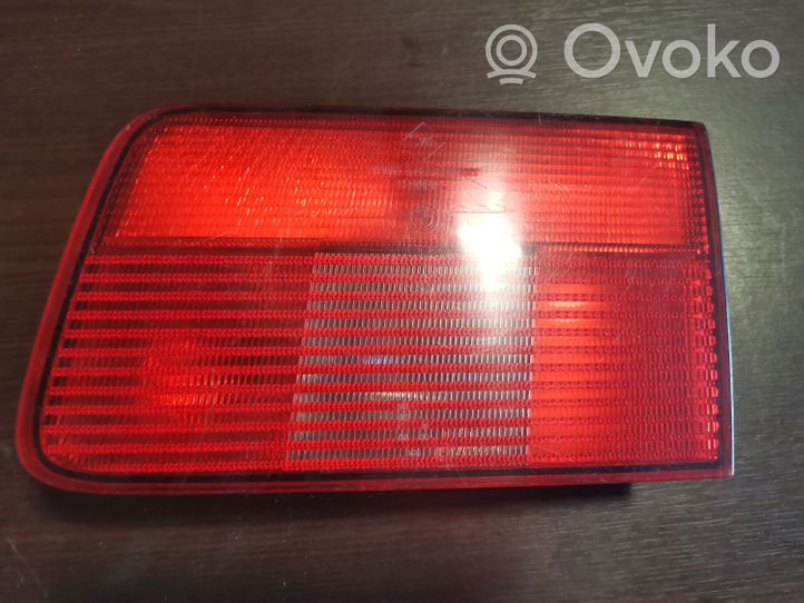 BMW 5 E39 Lampy tylnej klapy bagażnika 8361674