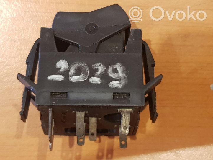 Volkswagen Golf I Light switch 321941631C