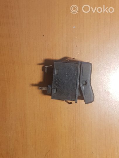 Audi 100 200 5000 C3 Bouton de dégivrage pare-brise 443941503D