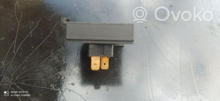 Audi 80 90 B3 Electric window control switch 895959528