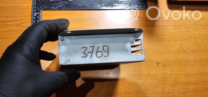 Audi A4 S4 B5 8D Amplificatore 8E9035223