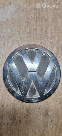 Volkswagen PASSAT B6 Mostrina con logo/emblema della casa automobilistica 3c9853630