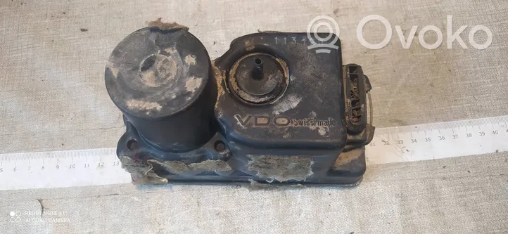 Audi 100 200 5000 C3 Pompe à vide 443862257h