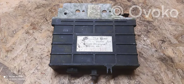 Volkswagen PASSAT B3 Module de contrôle de boîte de vitesses ECU 5dg00590621