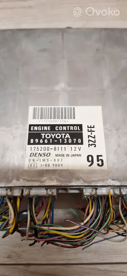 Toyota Corolla Verso E121 Engine control unit/module 8966113070