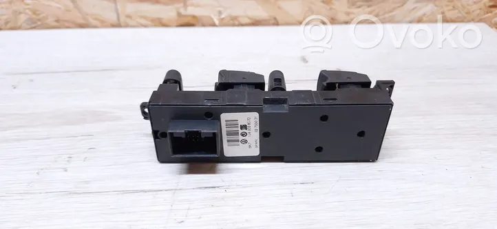 Volkswagen PASSAT B5.5 Electric window control switch 1J4959857D