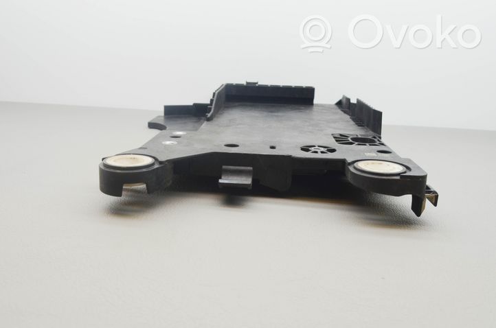 Mini One - Cooper F56 F55 Support boîte de batterie 9387574