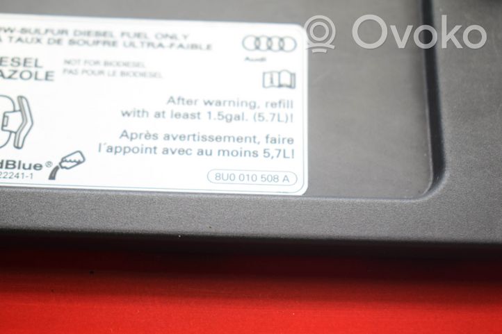 Audi Q3 8U Apdaila prie degalų bako dangtelio 8U0010508A