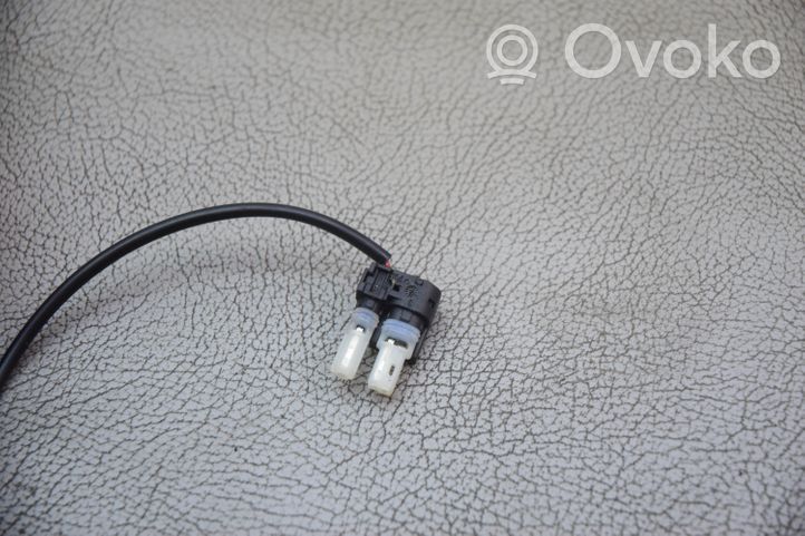 Volkswagen Touareg II Boîte à fusibles 7P0937548F