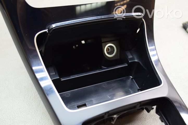 Mercedes-Benz GLC X253 C253 Altri elementi della console centrale (tunnel) 