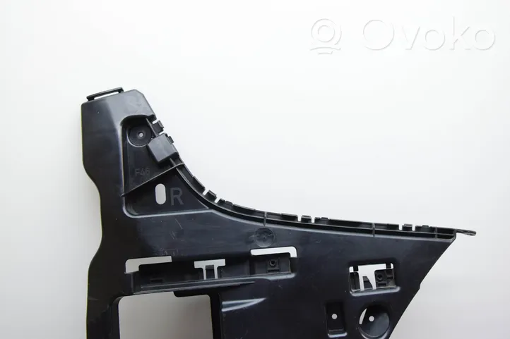 BMW 2 F46 Soporte de montaje del parachoques trasero 51127318754