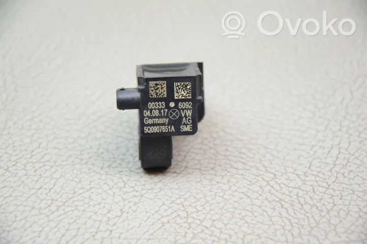 Volkswagen Touran III Gaisa spilvenu trieciensensors 5Q0907651A