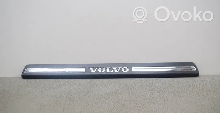 Volvo V60 Muu kynnyksen/pilarin verhoiluelementti 8659960