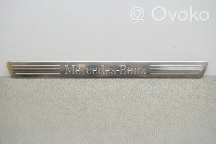 Mercedes-Benz B W246 W242 Muu kynnyksen/pilarin verhoiluelementti A2466800335