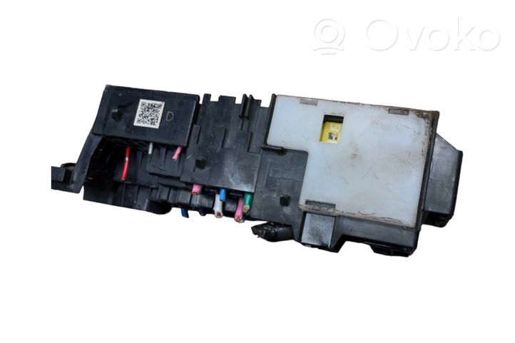 Opel Vectra C Module de fusibles 1754KA