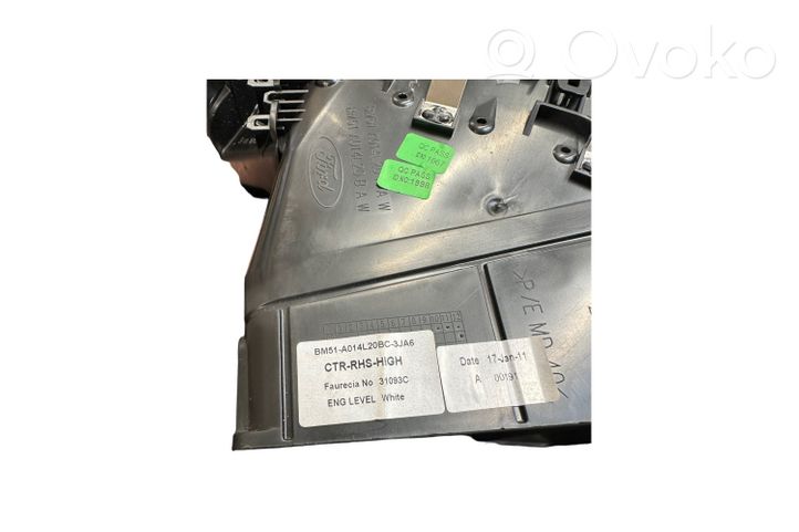 Ford Focus Central console control unit M5118835