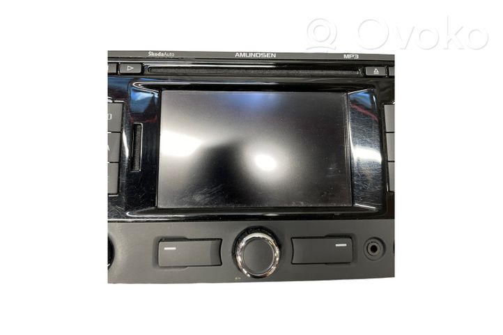 Skoda Octavia Mk2 (1Z) Panel / Radioodtwarzacz CD/DVD/GPS 3T0035191A