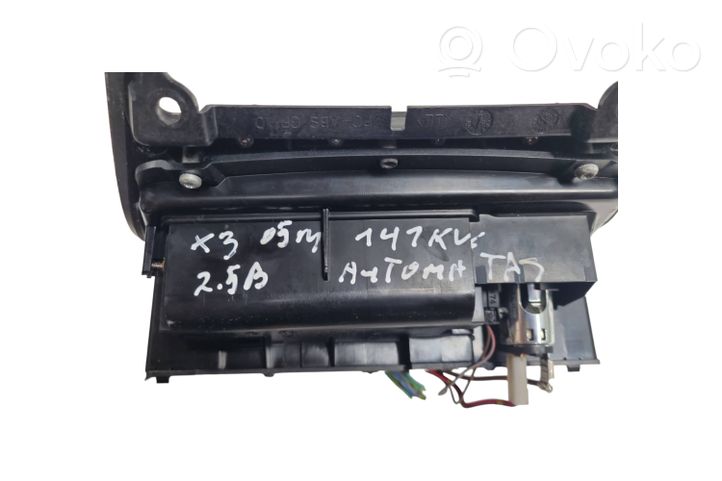 BMW X3 E83 Consolle centrale del vano portaoggetti 22167210