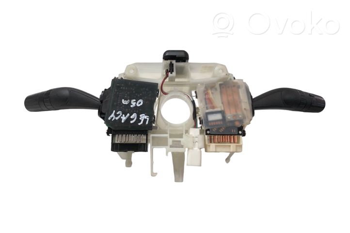 Subaru Legacy Leva/interruttore dell’indicatore di direzione e tergicristallo 83111AG750