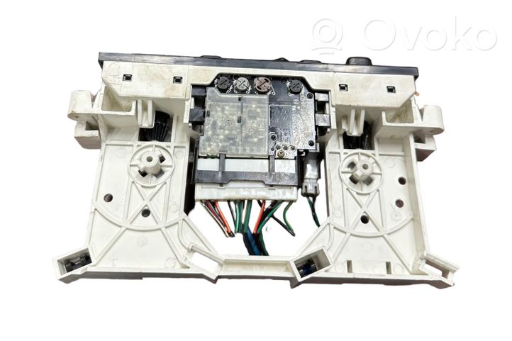 Mitsubishi Pajero Panel klimatyzacji E32PB393