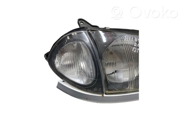 Toyota Avensis T220 Lampa przednia 54533865