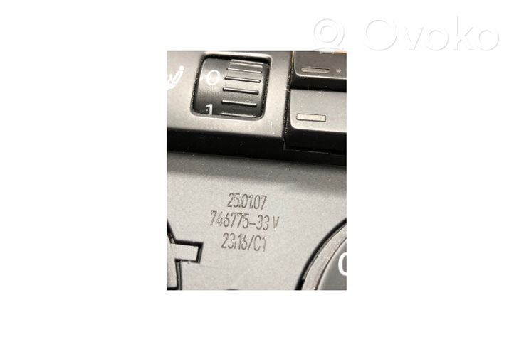 Volkswagen PASSAT B6 Oro kondicionieriaus/ klimato/ pečiuko valdymo blokas (salone) 74677533V