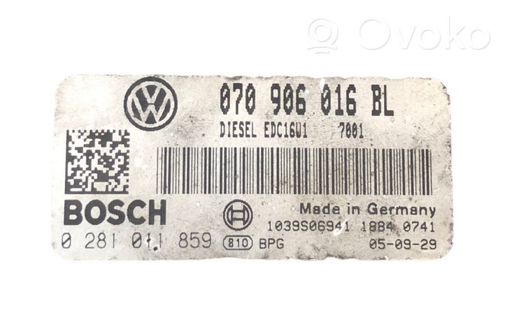 Volkswagen Touareg I Sterownik / Moduł ECU 070906016BL