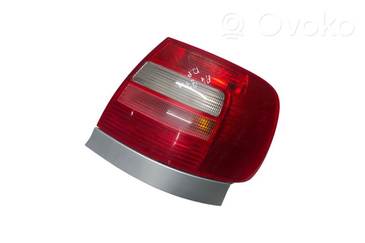 Audi A4 S4 B5 8D Lampa tylna 8D0945096C