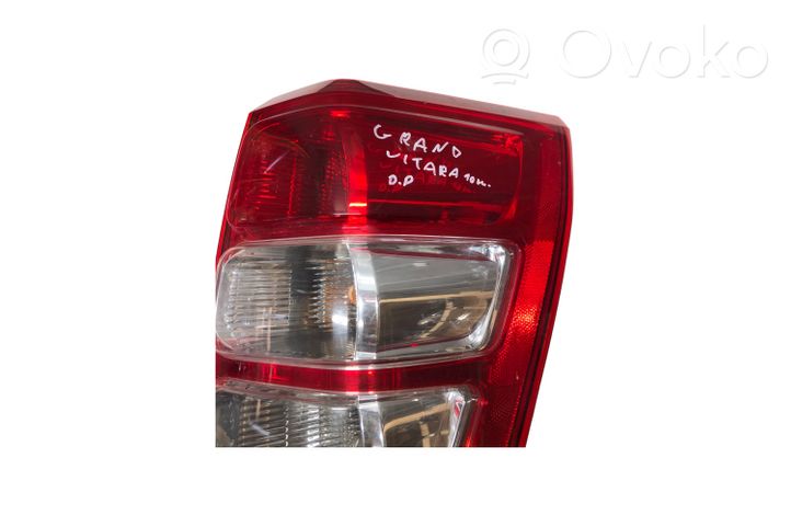 Suzuki Grand Vitara II Задний фонарь в кузове 22059079