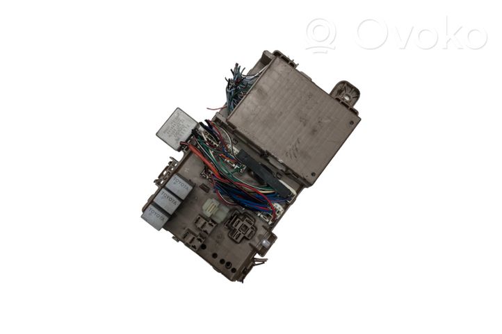 Toyota Corolla E120 E130 Module de fusibles 8264102050