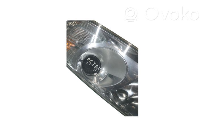 Skoda Octavia Mk2 (1Z) Lampa przednia 35XT5D1