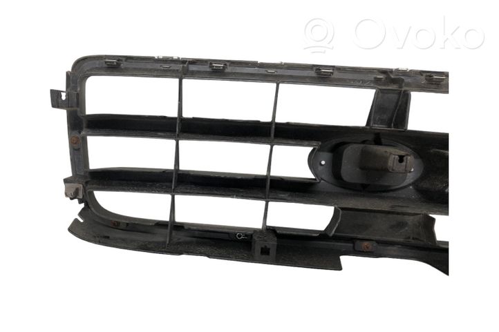 Subaru Forester SG Grille de calandre avant 122SA070