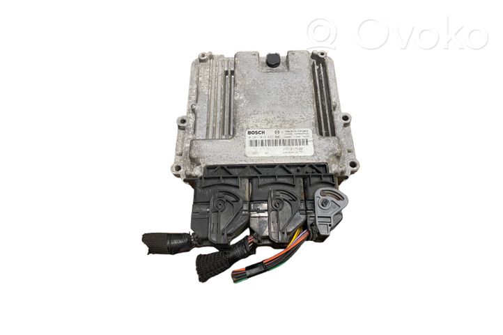 Opel Vivaro Calculateur moteur ECU 237101754R