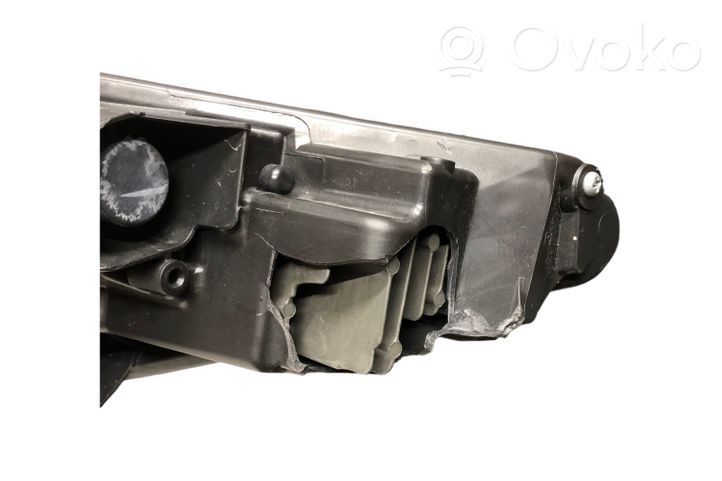 Renault Zoe Headlight/headlamp 260102384R