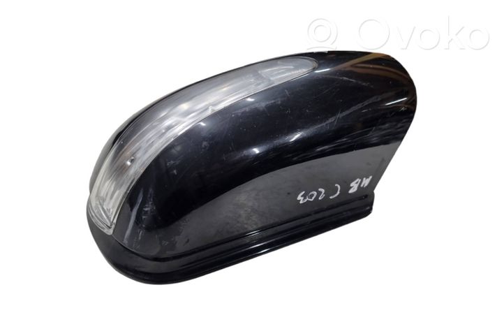 Mercedes-Benz C W203 Coque de rétroviseur 13133436